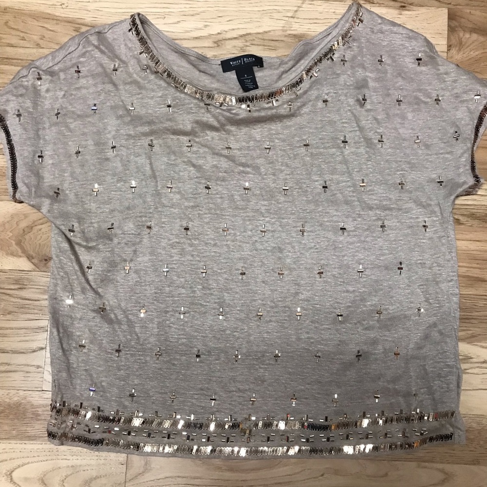 Adorable short sleeve knit WHBM top